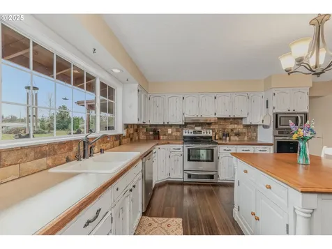 16403 NE 72nd Avenue Vancouver WA 98686