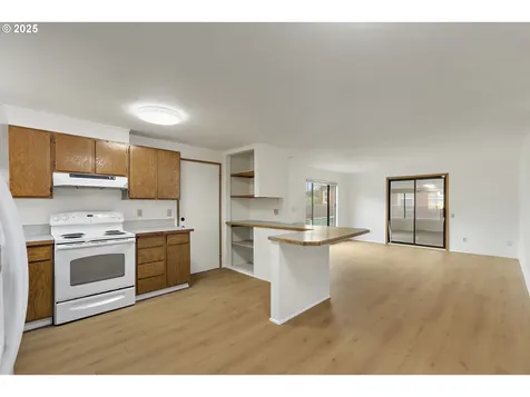 6318 SE 93rd Avenue Portland OR 97266