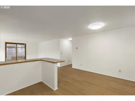 6318 SE 93rd Avenue Portland OR 97266