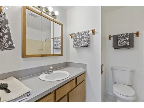 6318 SE 93rd Avenue Portland OR 97266