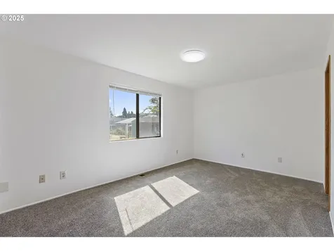 6318 SE 93rd Avenue Portland OR 97266