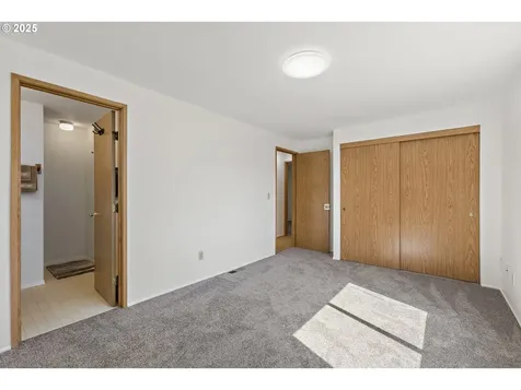 6318 SE 93rd Avenue Portland OR 97266