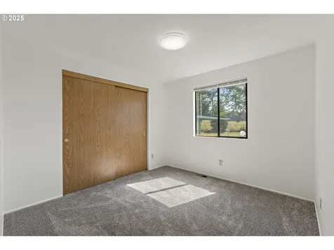 6318 SE 93rd Avenue Portland OR 97266