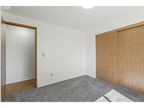 6318 SE 93rd Avenue Portland OR 97266