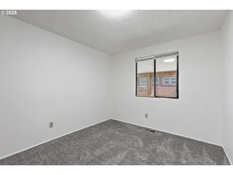 6318 SE 93rd Avenue Portland OR 97266