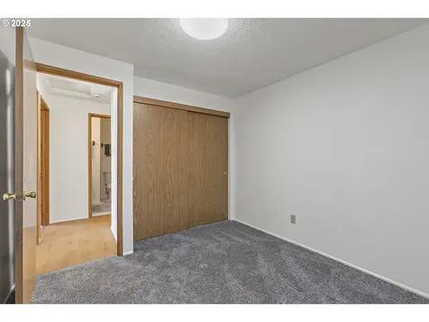 6318 SE 93rd Avenue Portland OR 97266