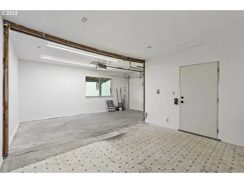 6318 SE 93rd Avenue Portland OR 97266