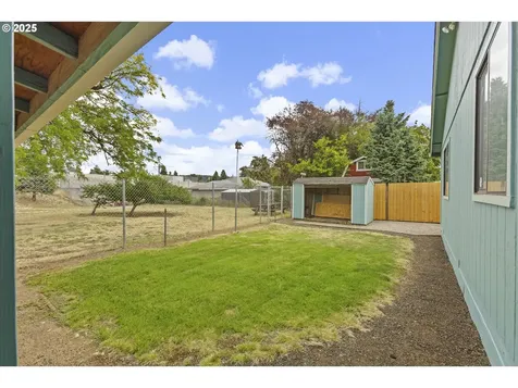 6318 SE 93rd Avenue Portland OR 97266