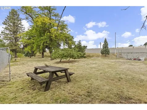 6318 SE 93rd Avenue Portland OR 97266