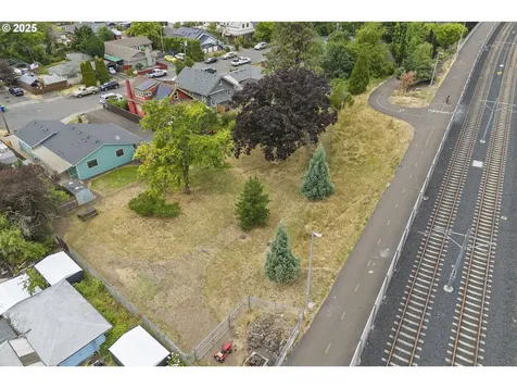 6318 SE 93rd Avenue Portland OR 97266