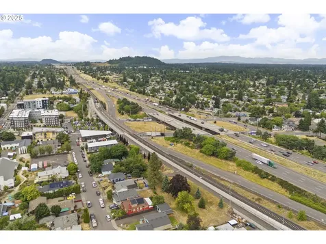 6318 SE 93rd Avenue Portland OR 97266