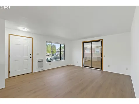 6318 SE 93rd Avenue Portland OR 97266