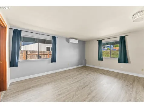 825 Midland Way Brookings OR 97415