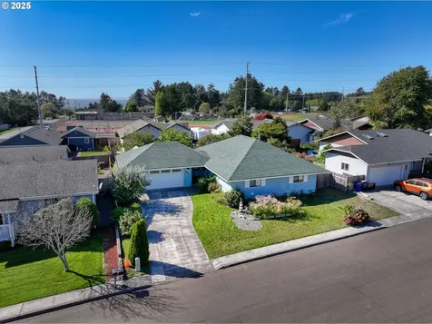 825 Midland Way Brookings OR 97415