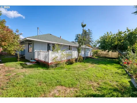 825 Midland Way Brookings OR 97415