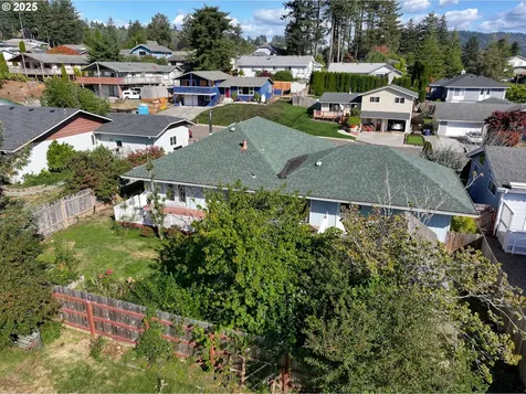 825 Midland Way Brookings OR 97415