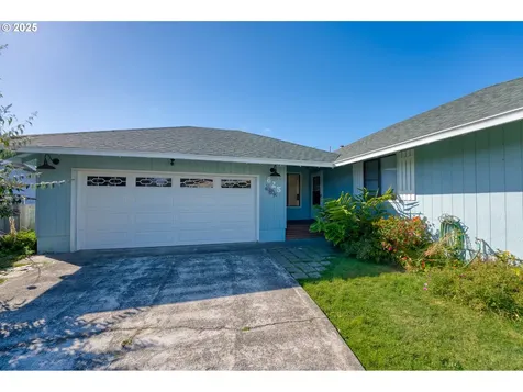 825 Midland Way Brookings OR 97415