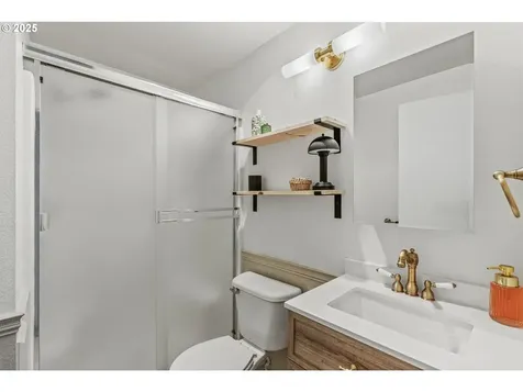 272 Adams Drive Kelso WA 98626