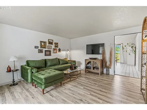 272 Adams Drive Kelso WA 98626