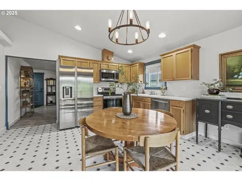 272 Adams Drive Kelso WA 98626