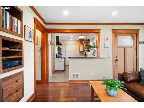 9338 N Chicago Avenue Portland OR 97203