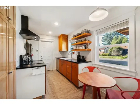 9338 N Chicago Avenue Portland OR 97203