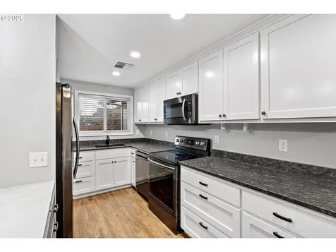 4851 Avalon Street Eugene OR 97402