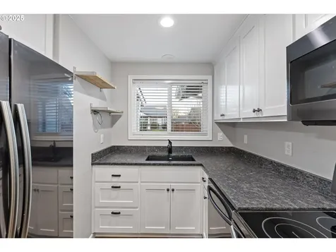 4851 Avalon Street Eugene OR 97402