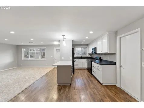 4851 Avalon Street Eugene OR 97402