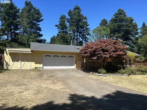 2061 45th Street Florence OR 97439
