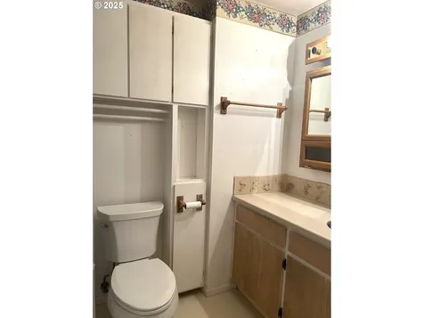 2061 45th Street Florence OR 97439
