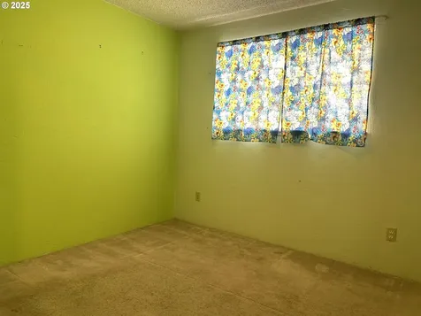 2061 45th Street Florence OR 97439