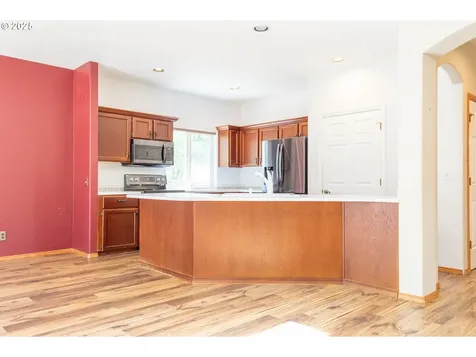 6194 SE Maple Street Hillsboro OR 97123