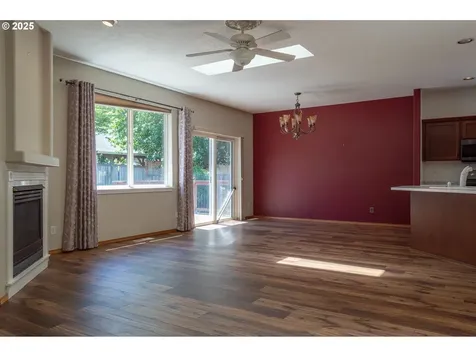 6194 SE Maple Street Hillsboro OR 97123