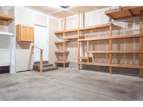 6194 SE Maple Street Hillsboro OR 97123