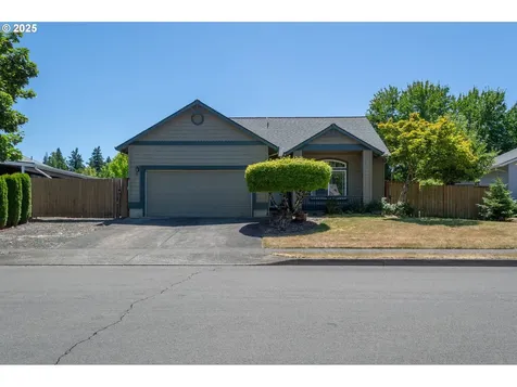 6194 SE Maple Street Hillsboro OR 97123