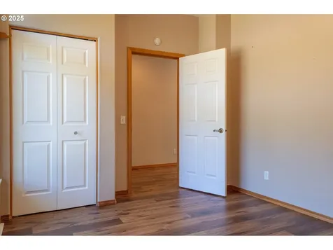 6194 SE Maple Street Hillsboro OR 97123