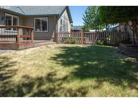 6194 SE Maple Street Hillsboro OR 97123