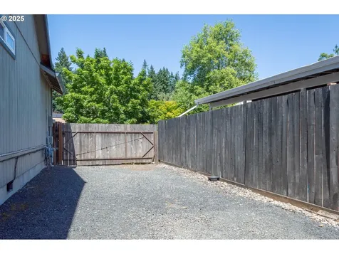 6194 SE Maple Street Hillsboro OR 97123