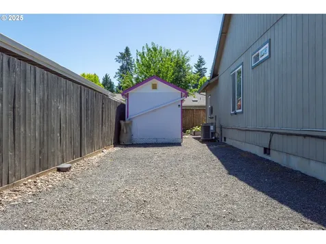 6194 SE Maple Street Hillsboro OR 97123