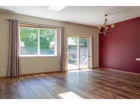 6194 SE Maple Street Hillsboro OR 97123