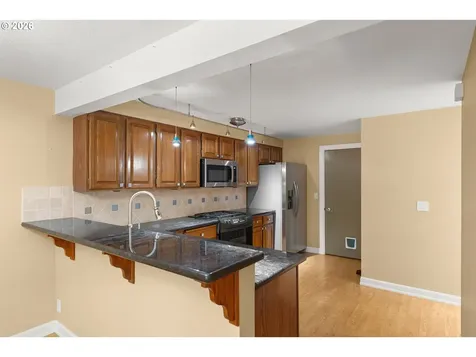 7859 SW Raintree Drive Beaverton OR 97008