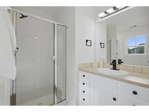 879 SW Windrose Terrace Beaverton OR 97003