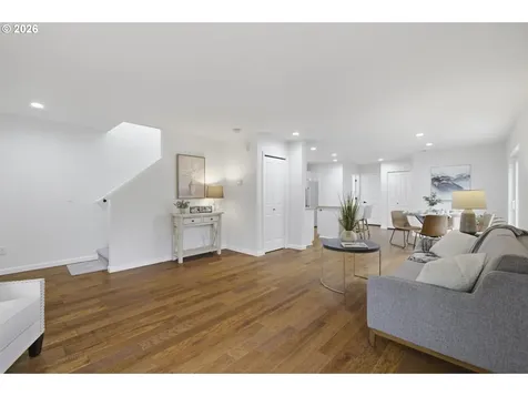 879 SW Windrose Terrace Beaverton OR 97003