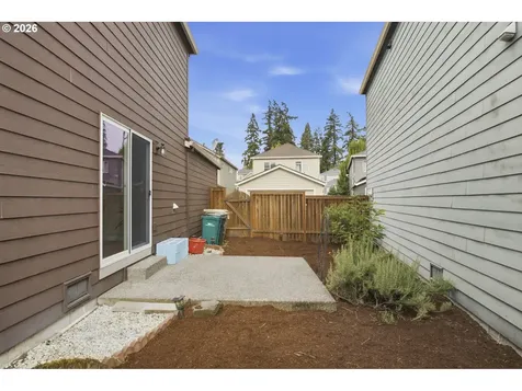 879 SW Windrose Terrace Beaverton OR 97003