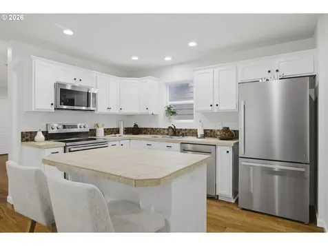 879 SW Windrose Terrace Beaverton OR 97003
