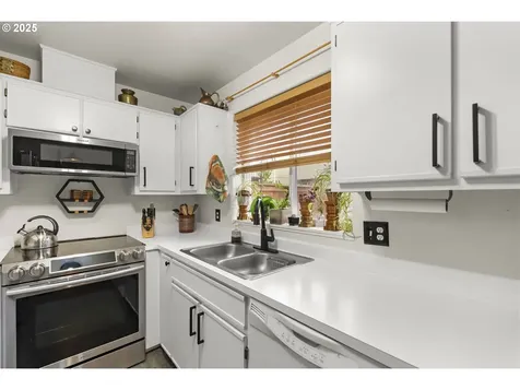 3588 Westleigh Street Eugene OR 97405