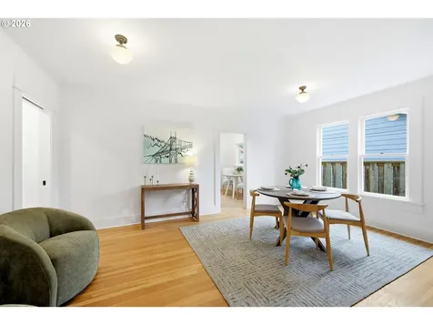 6104 SE Francis Street Portland OR 97206