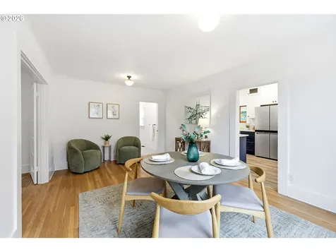 6104 SE Francis Street Portland OR 97206