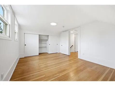 6104 SE Francis Street Portland OR 97206